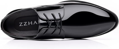 Schwarzer Herren-Lacklederschuh, elegantes Design, Schnürung, formelle Anlässe.