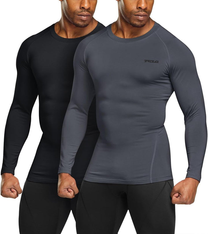 Zwei Herren-Kompressionsshirts, langarm, schwarz und grau, Sportbekleidung, eng anliegend.