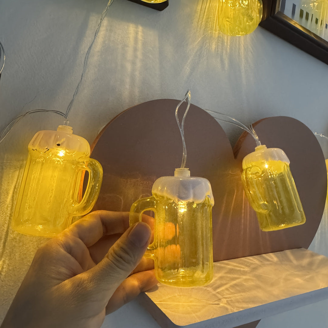 2 kusy LED světelných řetězů ve tvaru pivních sklenic – LichterBier Oktoberfest 2025