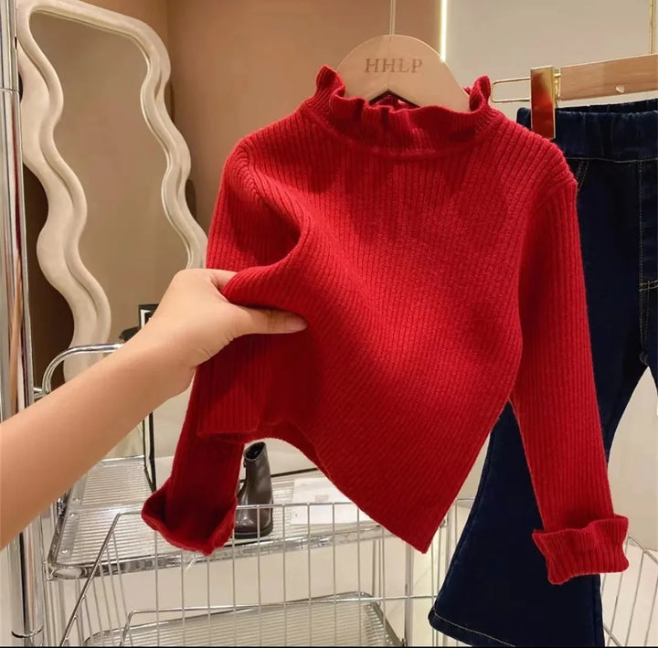 Roter Strickpullover für Kinder, gerippter Stoff, Rollkragen, modisch, Herbstkleidung.