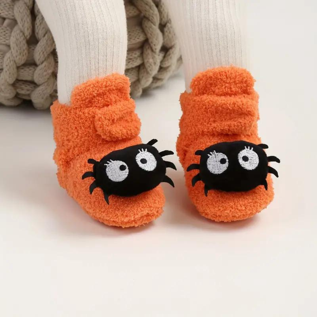 Dětské halloweenové pantofle s kresleným potiskem – SpookySteps