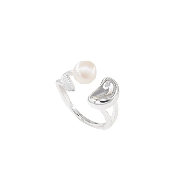 Silberring mit Perle, offenes Design, eleganter Schmuck, minimalistischer Stil, Damenaccessoire.