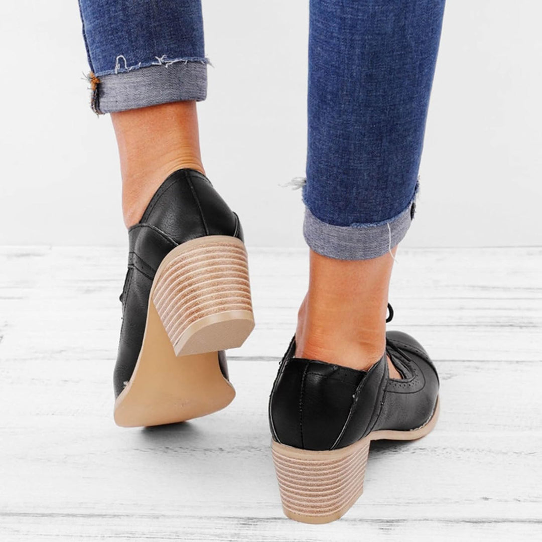 Dirndlové boty se šněrováním v divokém stylu – Katharina Oktoberfest 2025
