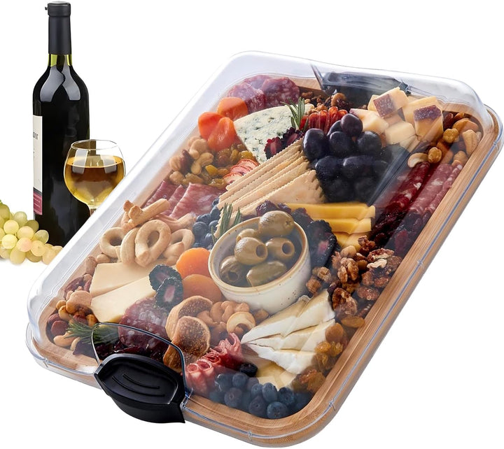 Bambusové servírovací prkénko na uzeniny a sýry s uzamykatelným průhledným víkem – Savorya