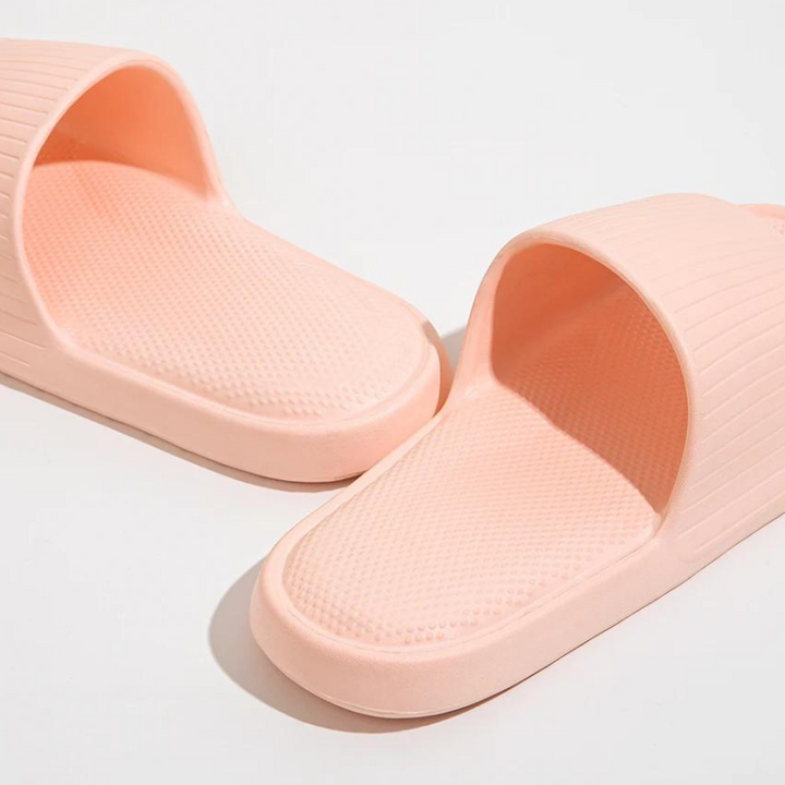 Letní pánské slipony s protiskluzovou podrážkou