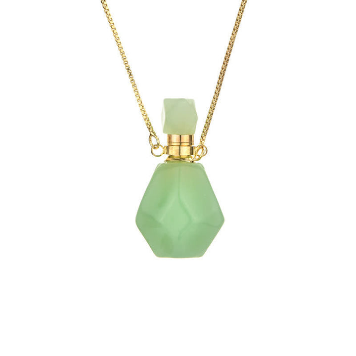 Grüne Parfümflasche Anhänger mit goldener Kette, elegantes Schmuckdesign.