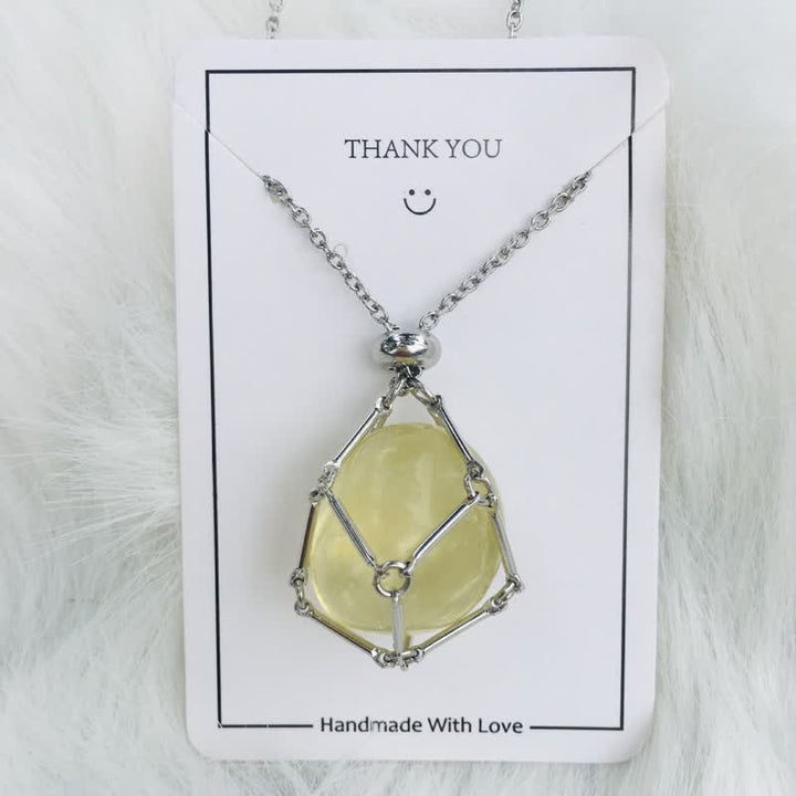 Handgefertigte Halskette mit gelbem Edelstein, silberne Fassung, Geschenkverpackung, Schmuck.