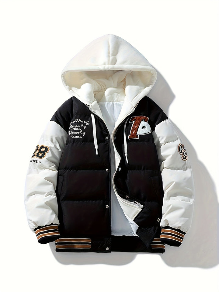 Schwarze und weiße Collegejacke mit Kapuze, gestickten Buchstaben, gestreiften Bündchen.