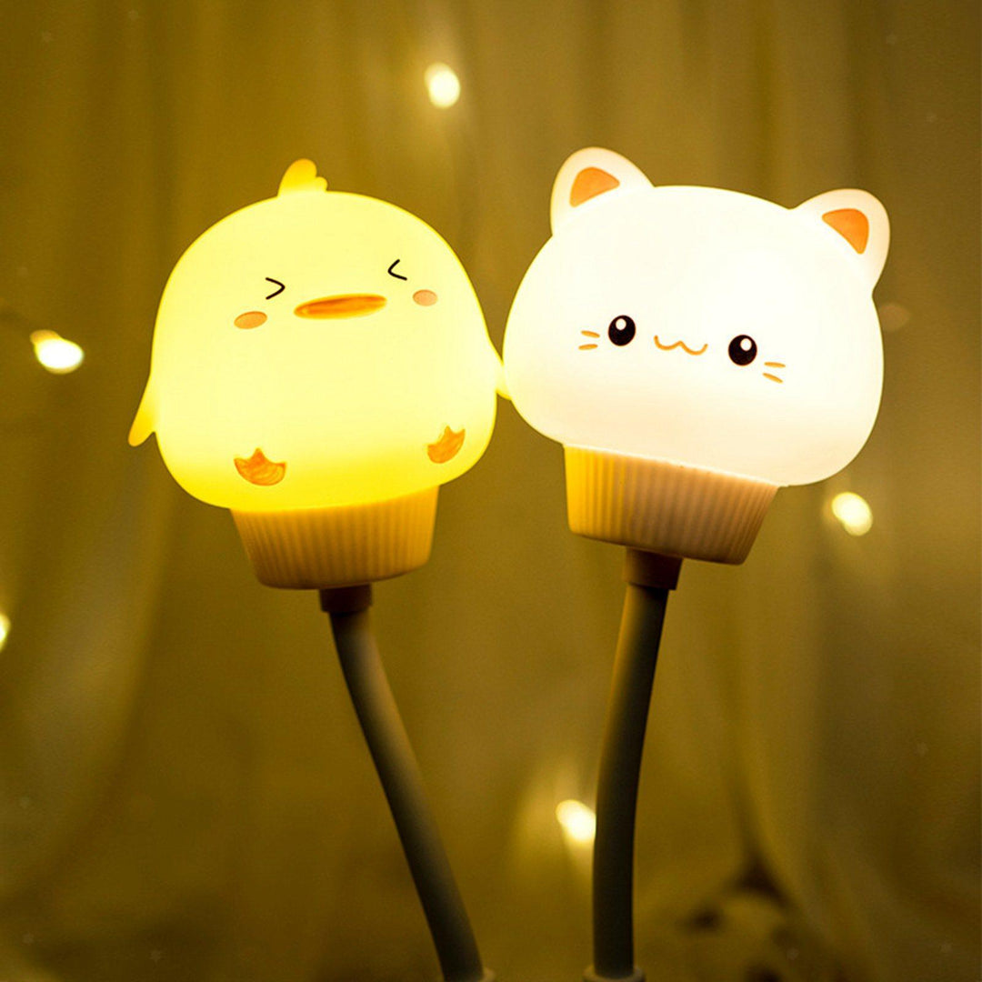 Nachtlicht LED gelb Küken und weißer Katze, Kinderzimmer Deko, USB-Lampe, Cartoon-Design.