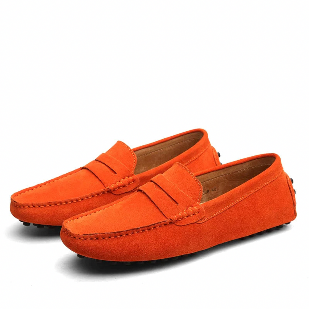 Orange Wildleder-Mokassins für Herren, rutschfeste Sohle, modische Freizeitschuhe.