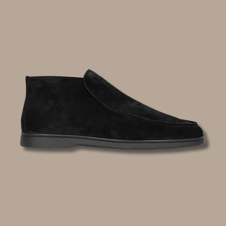 Schwarzer Wildlederstiefel, Herren, knöchelhoch, elegantes Design, bequeme Sohle.