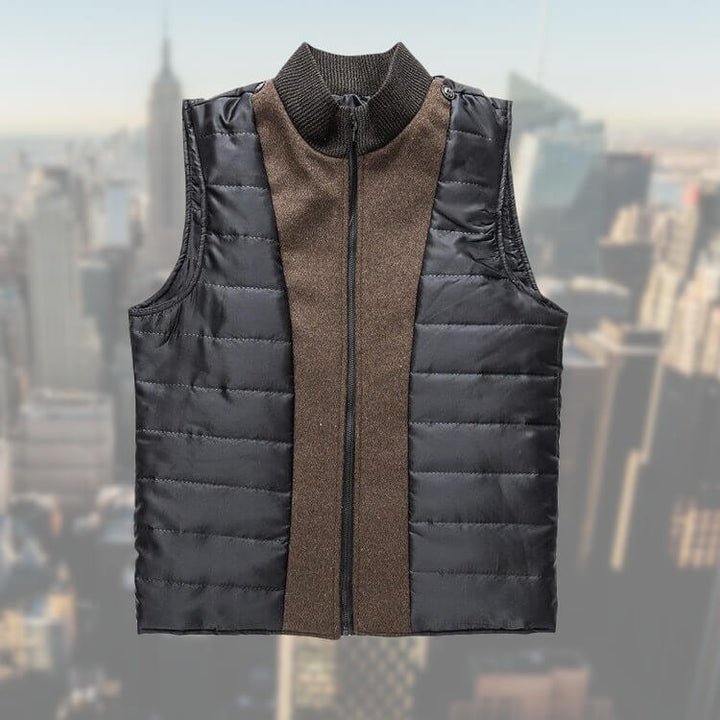 Schwarze und braune Steppweste, Reißverschluss, Herrenmode, urbaner Hintergrund.