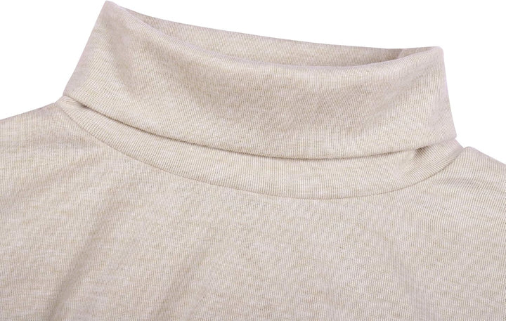 Beiger Rollkragenpullover aus Baumwolle, weicher Stoff, modisches Design, Herbstbekleidung.
