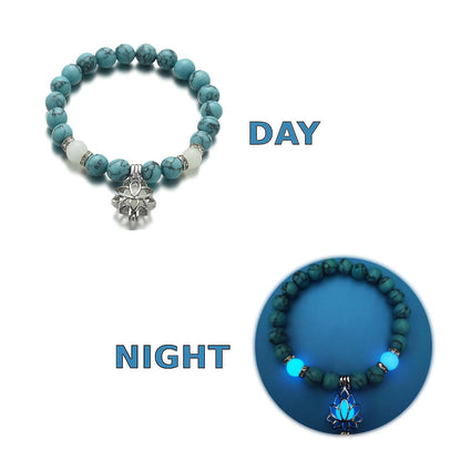 Türkisfarbenes Armband mit Lotus-Anhänger, leuchtet im Dunkeln, Schmuck für Tag und Nacht.