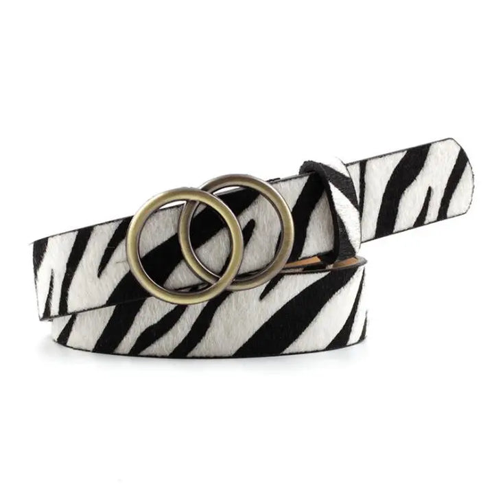 Zebra-Gürtel mit Doppelring-Schnalle, schwarz-weiß, Leder, modisch, Damen-Accessoire.