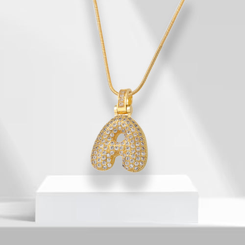 Goldene Buchstaben-Halskette mit Strass, Buchstabe A, elegantes Schmuckdesign.