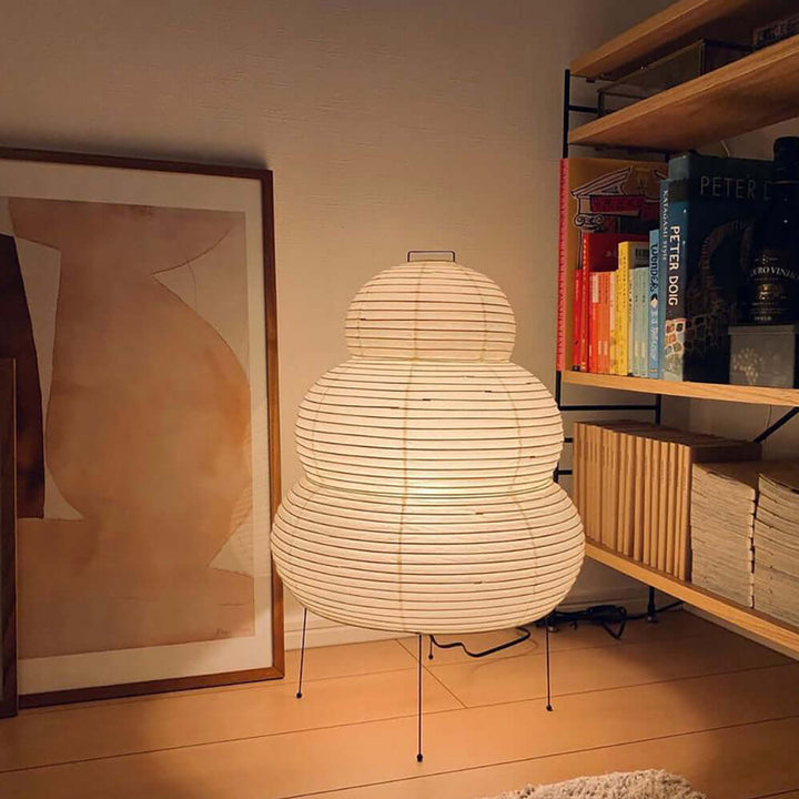 Japanische Akari Tischlampe aus Papier, warmes Licht, modernes Design, Wohnzimmerbeleuchtung.