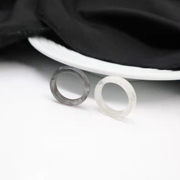 Zwei Acrylringe, transparent und grau, Y2K-Stil, Kinderaccessoire, koreanische Mode 2023.