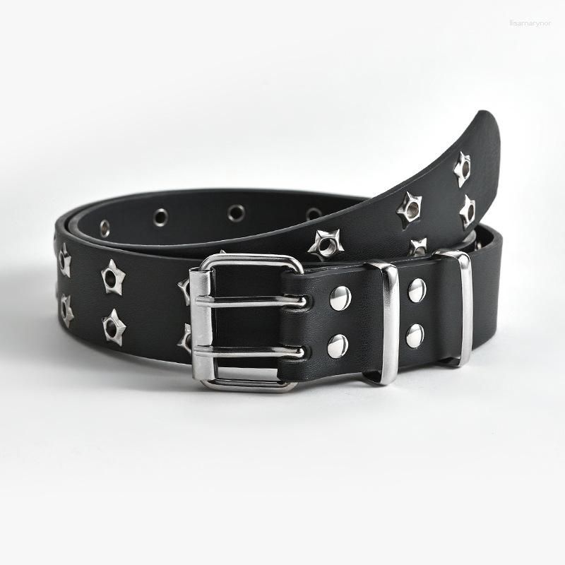 Schwarzer Ledergürtel mit silbernen Nieten, modisch, robust, Unisex-Accessoire.