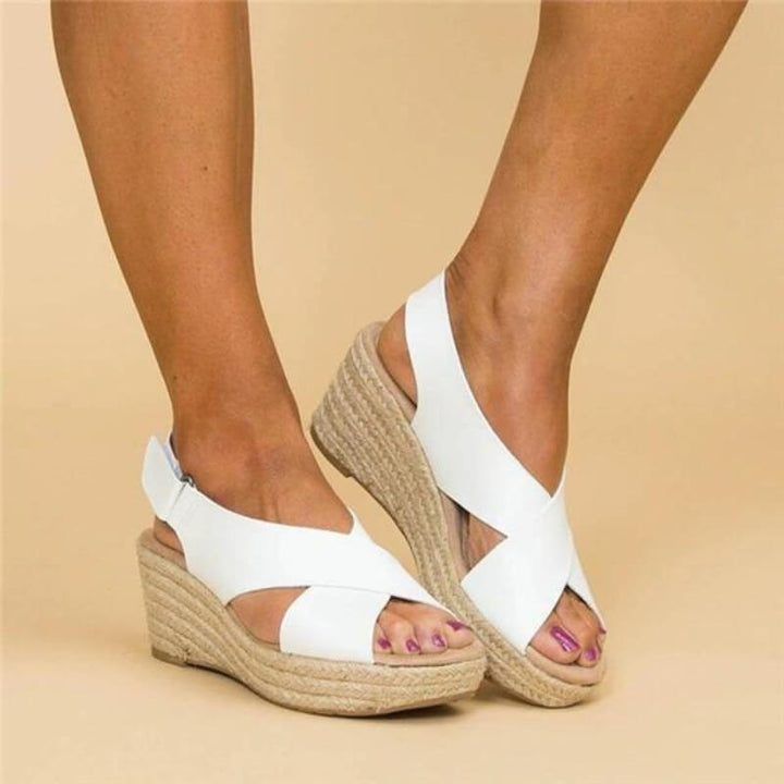 Weiße Damen-Sandalen mit Keilabsatz, Kreuzriemen, Sommermode, bequem, elegant.