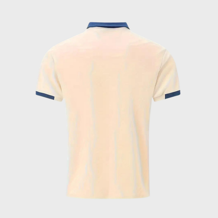 Apricotfarbenes Polohemd, Kurzarm, Baumwolle, blauer Kragen, Herrenmode, Rückansicht.