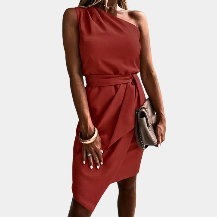 Rotes asymmetrisches Kleid, ärmellos, elegantes Design, Damenmode, Abendkleid.