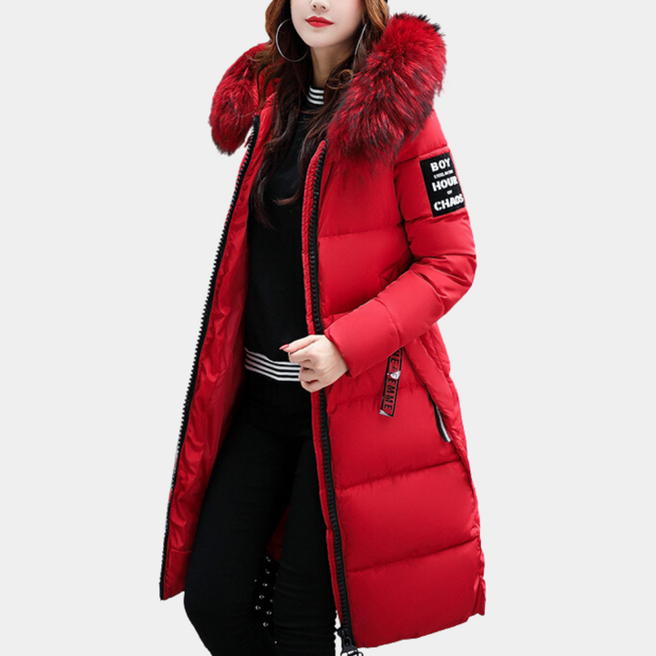 Roter Damen-Wintermantel mit Kapuze, Kunstpelzbesatz, gesteppt, warm, modisch.