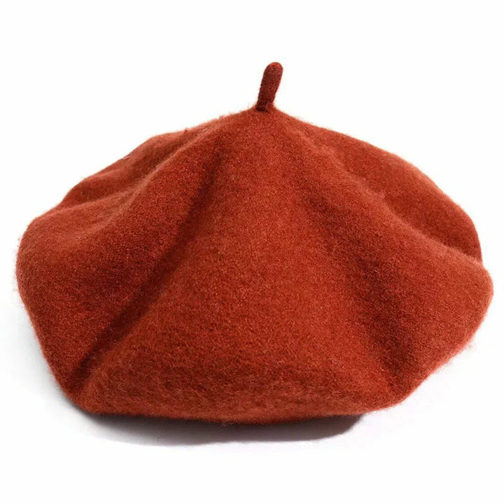 Rote Woll-Baskenmütze, klassisches Design, modisches Accessoire, Herbstmode.