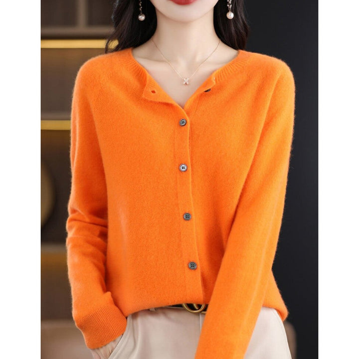 Damen-Cardigan, orange, Knöpfe, weiches Material, modisch, Herbstmode, Strickjacke.
