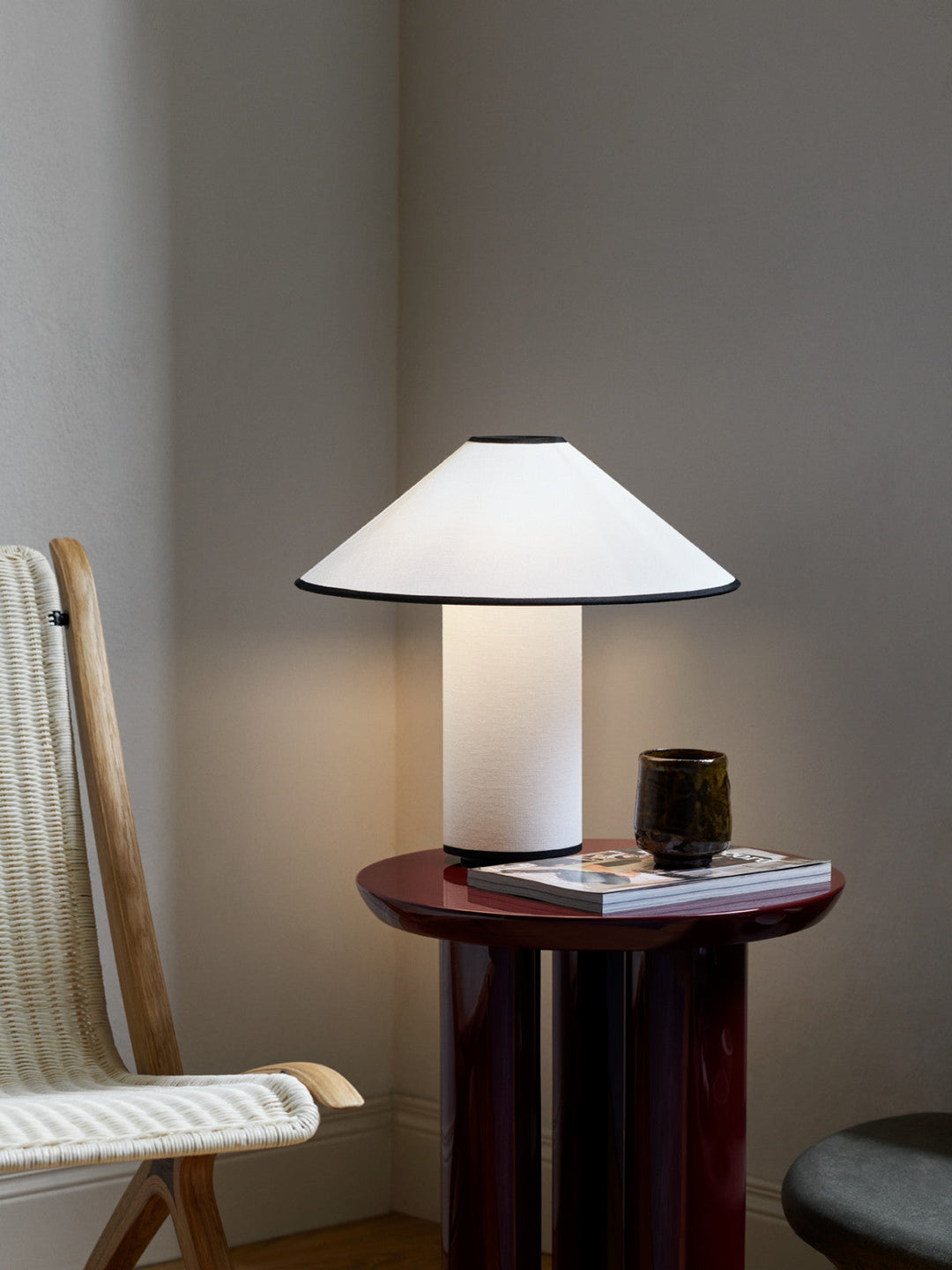 Stolní lampa s textilním stínidlem – Lunara