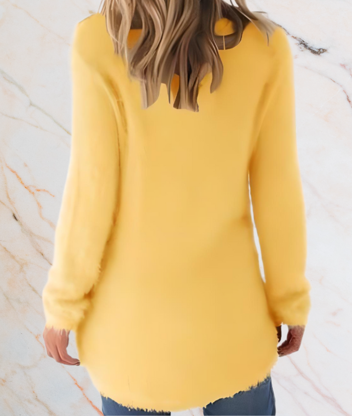 Gelber Damenpullover aus Wolle, langärmelig, modisch, bequem, ideal für Herbstmode.