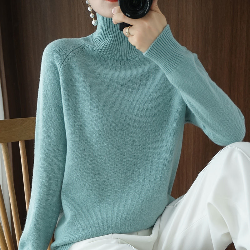 Damen Rollkragenpullover, hellblau, lange Ärmel, weiches Material, modisch, elegant.