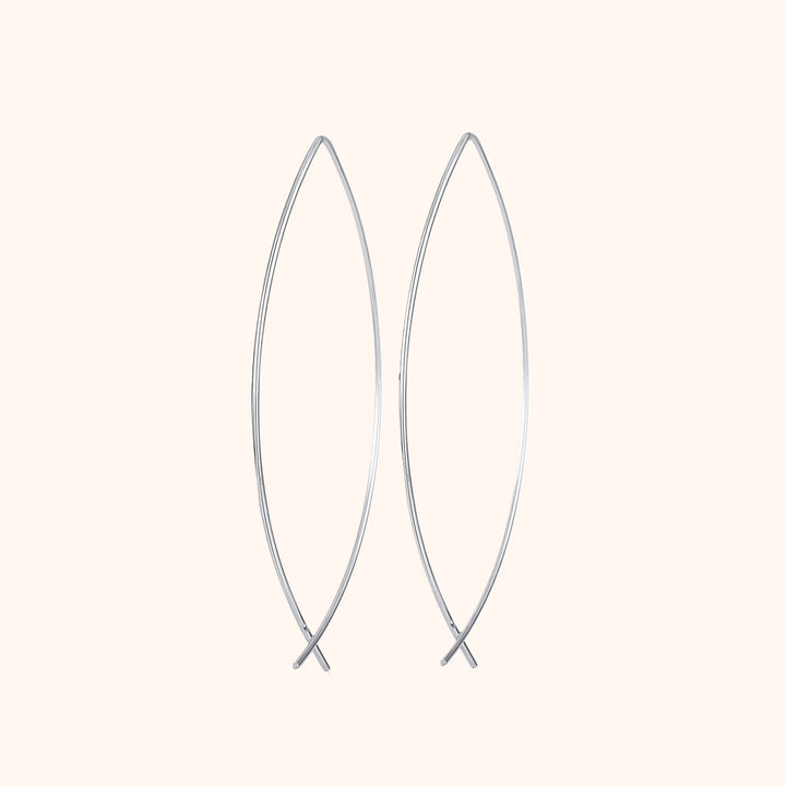Silberne, ovale Ohrringe aus Edelstahl, minimalistisches Design, modischer Schmuck.