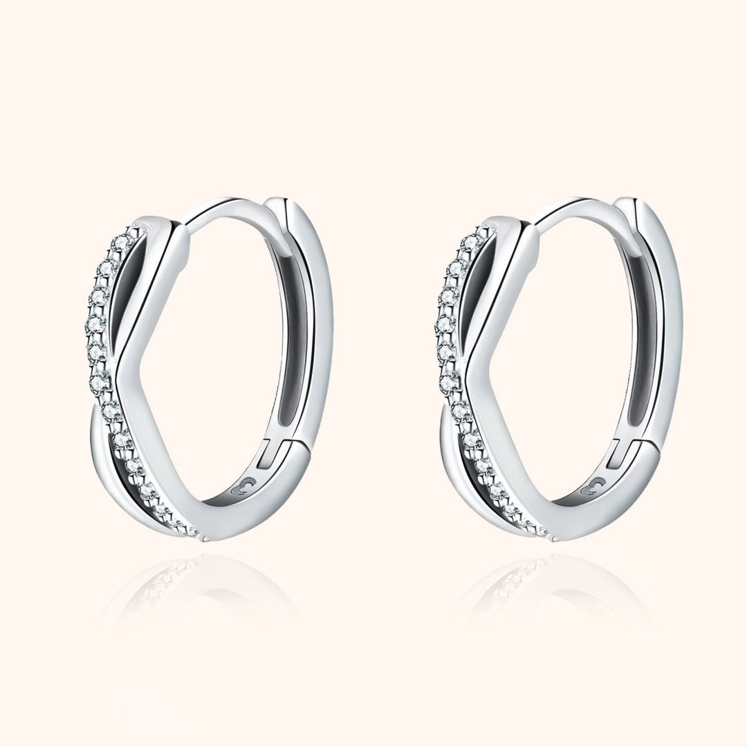 Silberne Creolen mit Zirkonia, eleganter Schmuck, Damen Ohrringe, modisches Accessoire