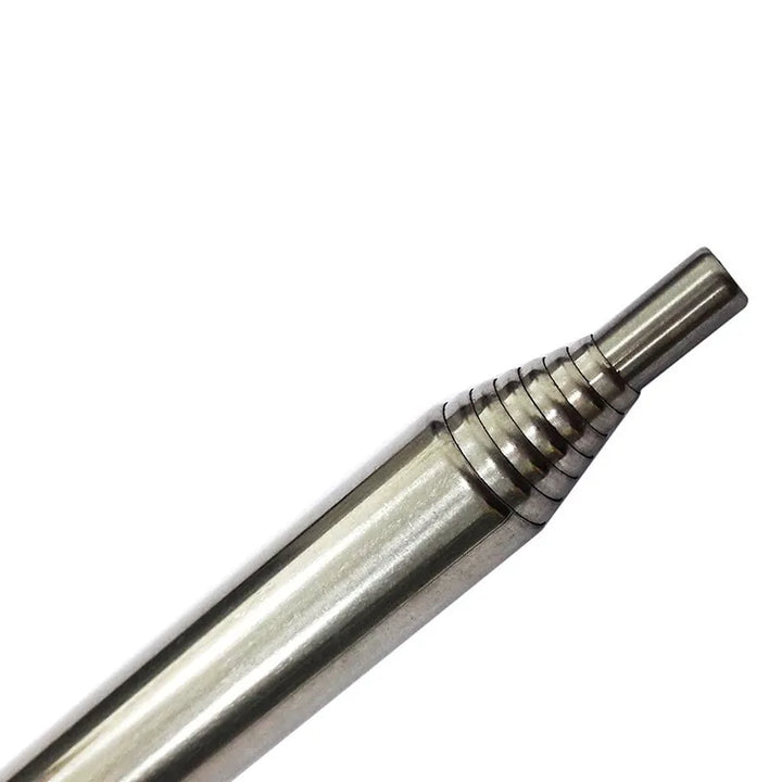 Metallischer Stufenbohrer, silber, zylindrisch, für präzises Bohren in Metalloberflächen.