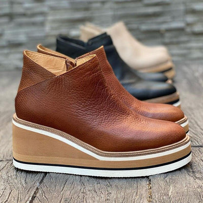 Pohodlné kotníkové boty na platformě - Mira