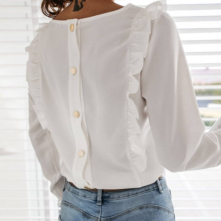 Weiße Bluse mit Rüschen und Knopfleiste, Damenmode, elegant, lässig, Rückansicht.