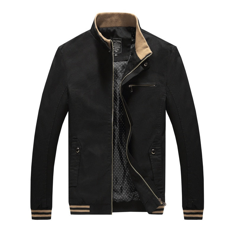 Schwarze Herrenjacke mit Reißverschluss, Stehkragen, beige Details, modisch, lässig.