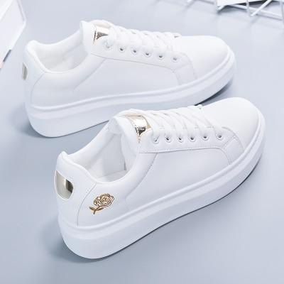 Trendy dámské tenisky z umělé kůže s metalickými akcenty – Norell