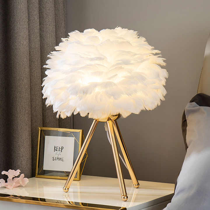 Stolní lampa s nastavitelností jasu a luxusními pery – Pluma