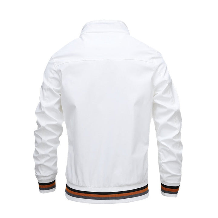 Weiße Herrenjacke, langärmelig, mit gestreiften Bündchen, modisch, aus Baumwolle.