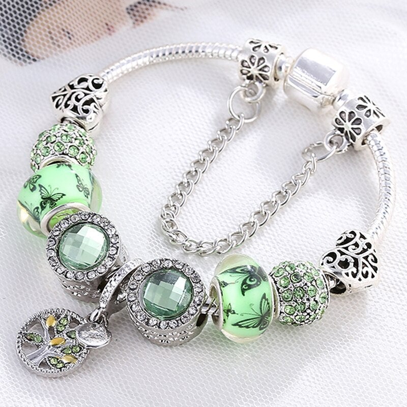 Silberarmband mit grünen Glasperlen und Baum-Anhänger, Damen-Schmuck, modisch, elegant.