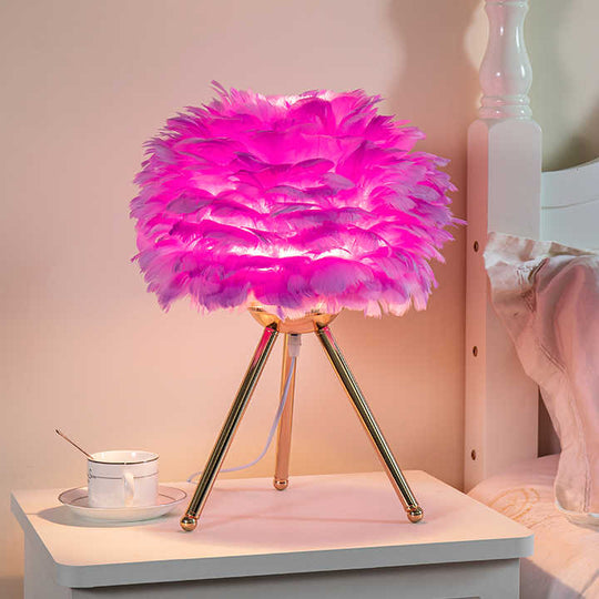 Stolní lampa s nastavitelností jasu a luxusními pery – Pluma