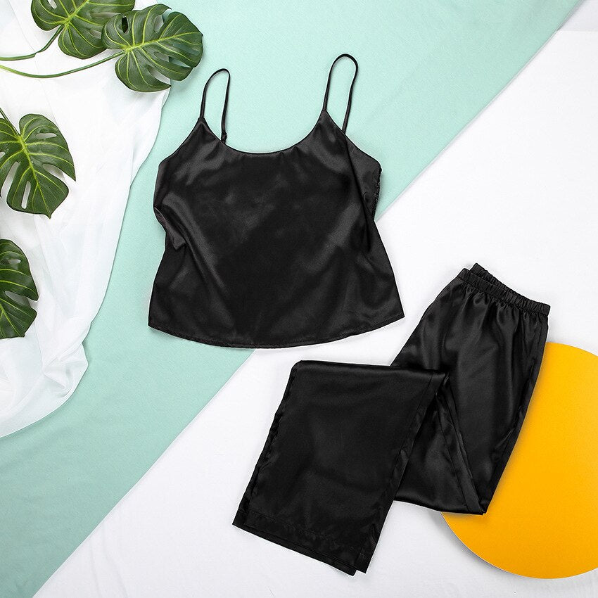 Schwarzer Satin-Pyjama-Set für Damen, ärmelloses Top und Hose, Nachtwäsche, elegant.