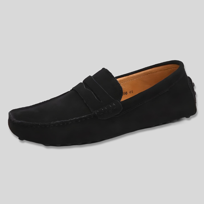 Schwarzer Herren-Mokassin aus Wildleder, rutschfeste Sohle, eleganter Freizeitschuh.