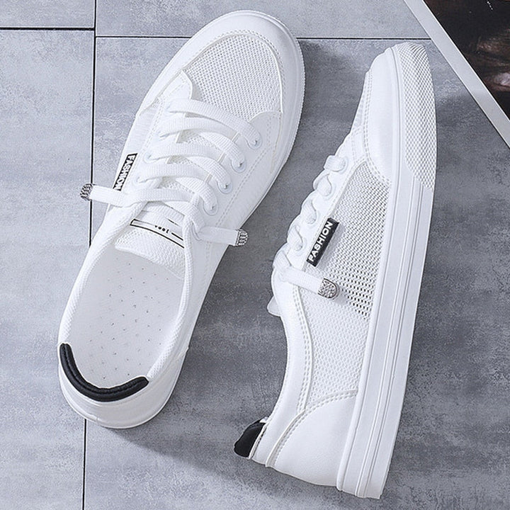 Weiße Sneaker aus Mesh und Leder, modisch, atmungsaktiv, rutschfest, für Herren.