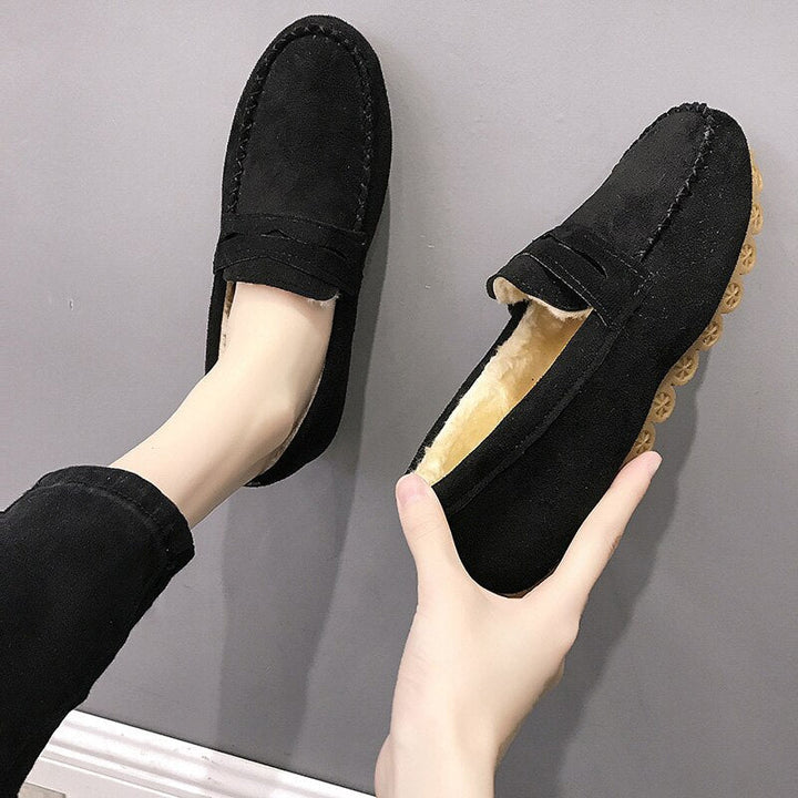 Schwarze Wildleder-Mokassins für Damen, rutschfeste Sohle, bequem, modisch, elegant.
