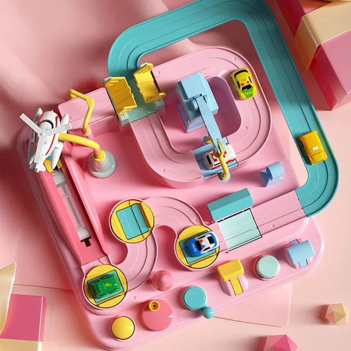 Rosa Spielzeug-Autobahn aus Kunststoff mit bunten Autos und Flugzeug, interaktives Kinderspielzeug.