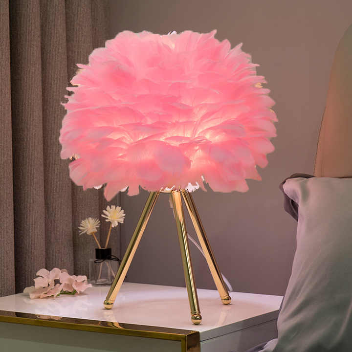 Stolní lampa s nastavitelností jasu a luxusními pery – Pluma