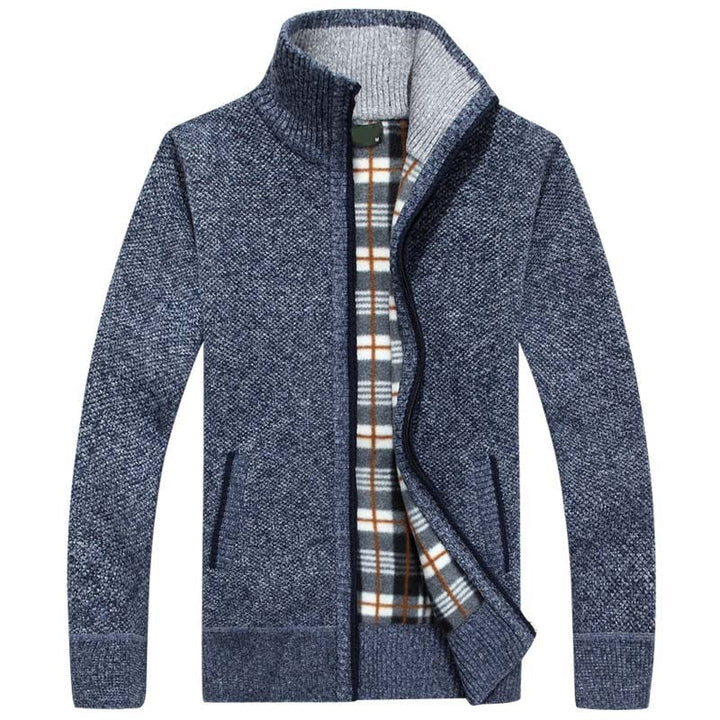 Dunkelblauer Herren-Strickjacke mit kariertem Innenfutter, Reißverschluss, warm, modisch.